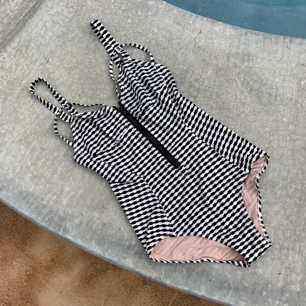 Lonely one piece bathing suit